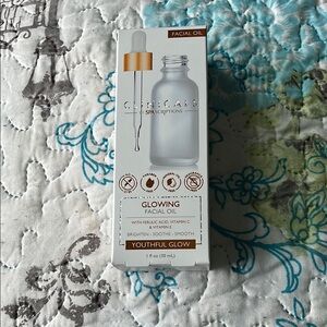 Glowing Facial Oil with Dropper
